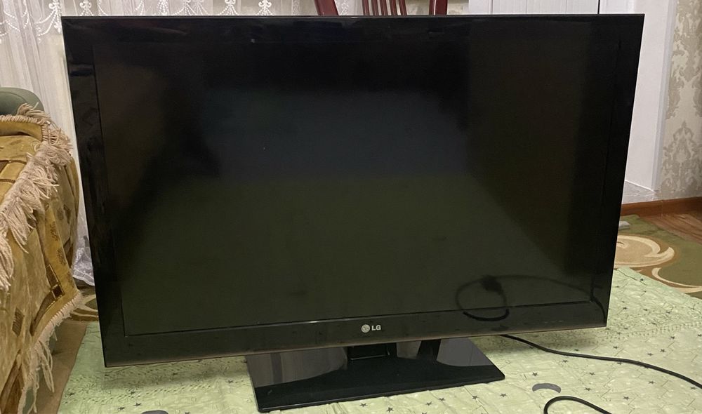 Телевизор LG марка.
