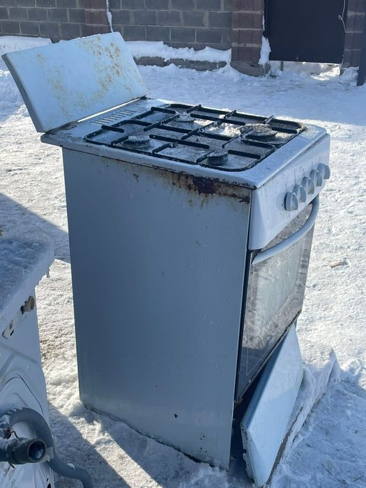 Продам газ плиту