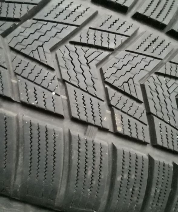 255 35 20 цола гуми зимни