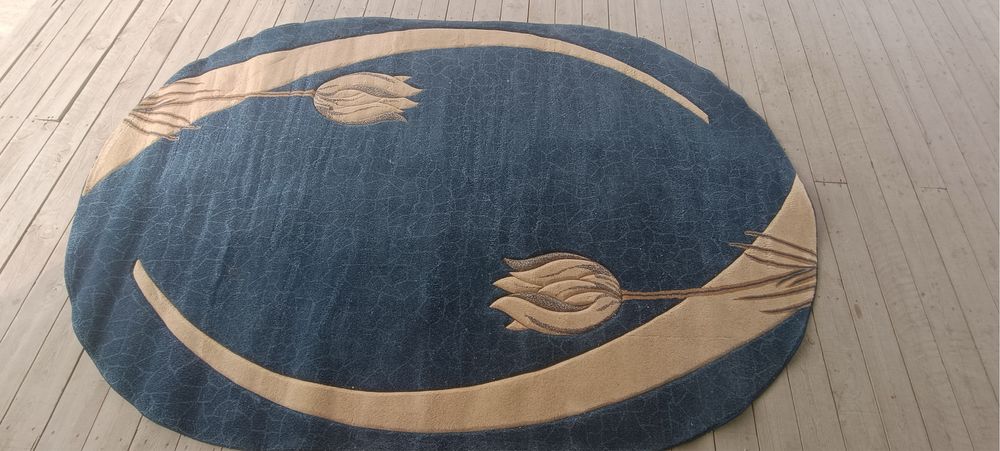 Кілем сатылады. Размері 2х3 м. Көп қолданылмаған