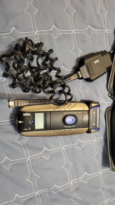 BRAUN 7690 Aparat de Barberit nu se incrca de colectie piese fuctional