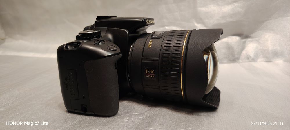 Vand pachet Canon eos + Sigma 14mm f2. 8