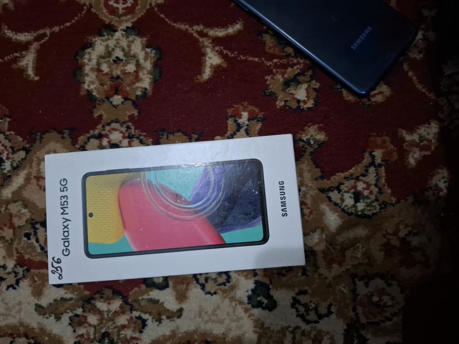 Telefon M 53, xotirasi 256gb ,RAM 8gb ,ishlashi yaxshi, karobkasi bor
