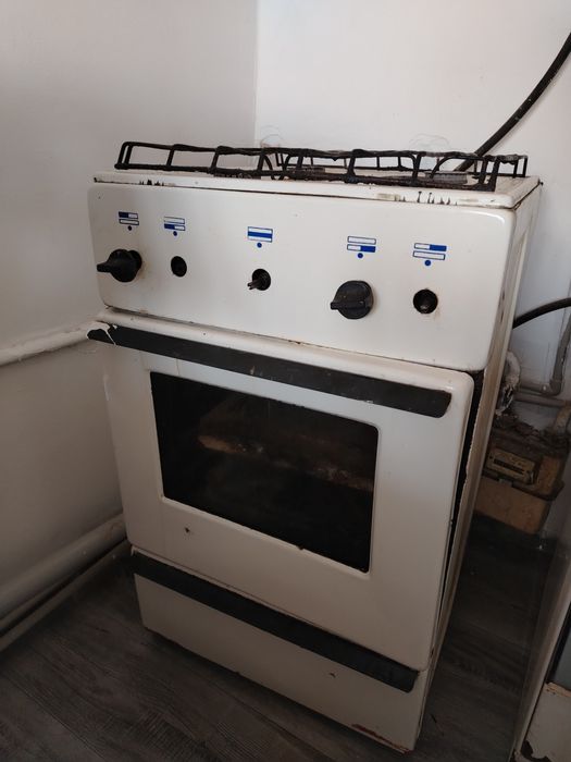 Продам газ плиту