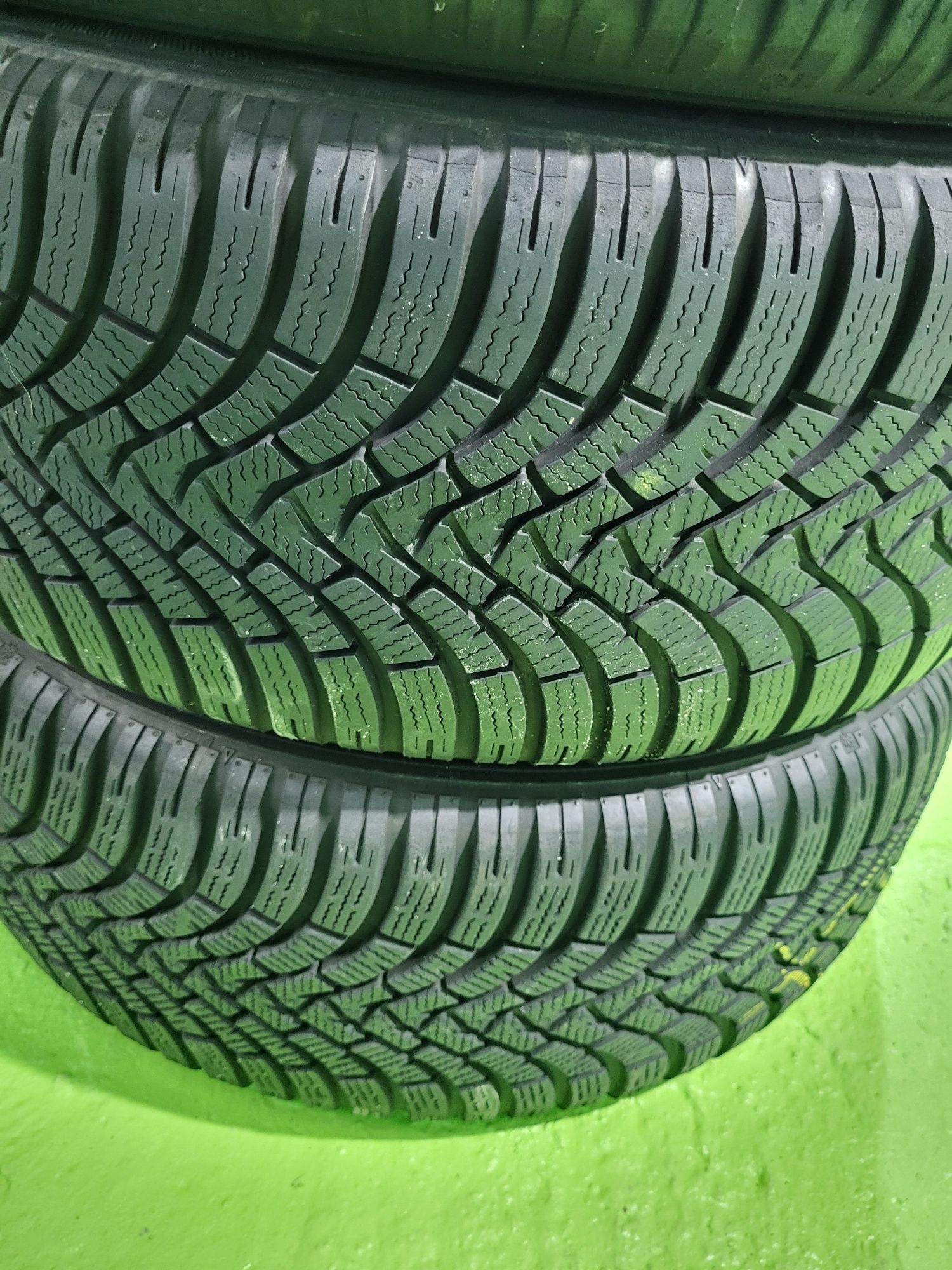 4 бр зимни 245/55/17 Falken