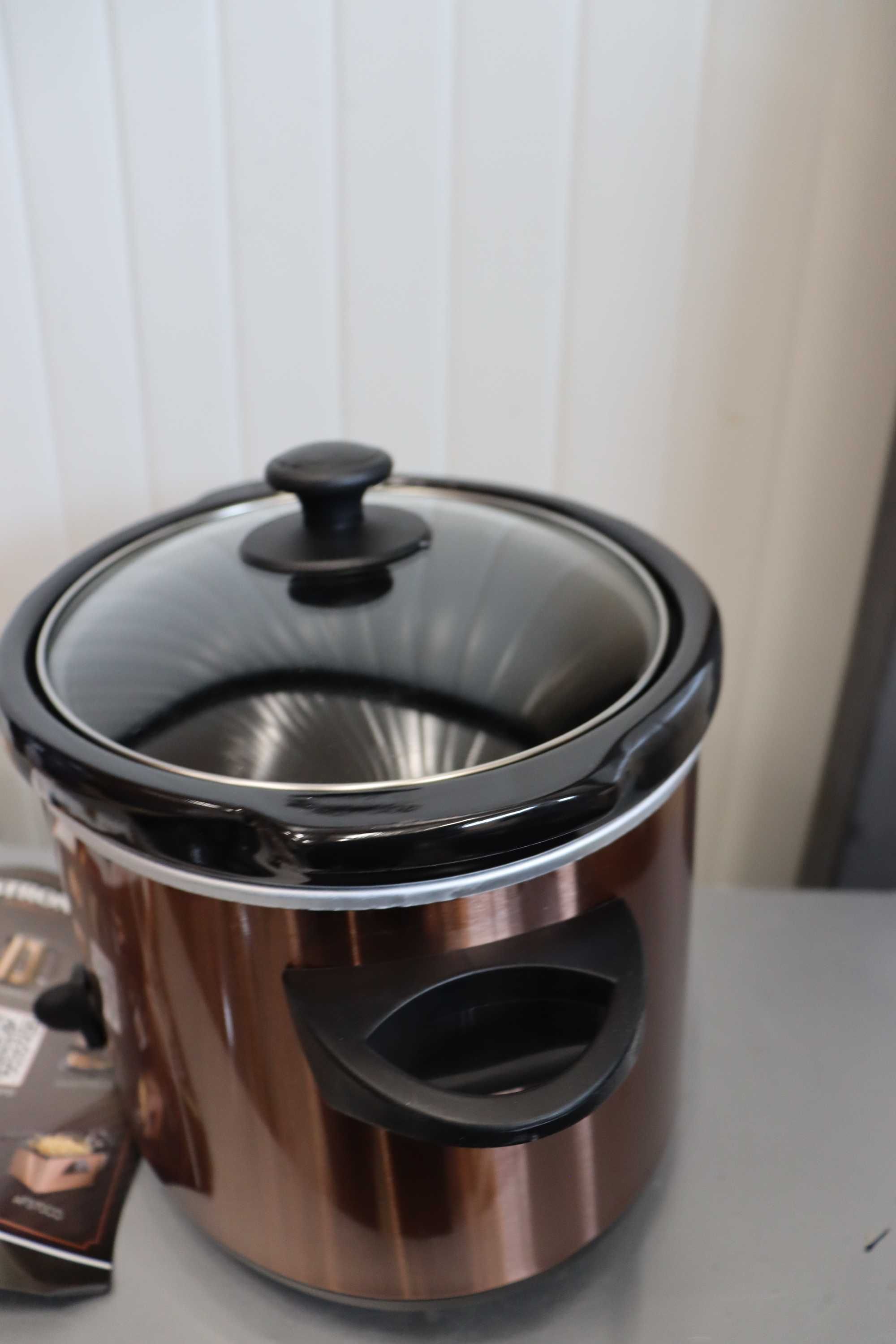 Уред за Бавно готвене с керамичен тиган и стъклен капак, 3,5L