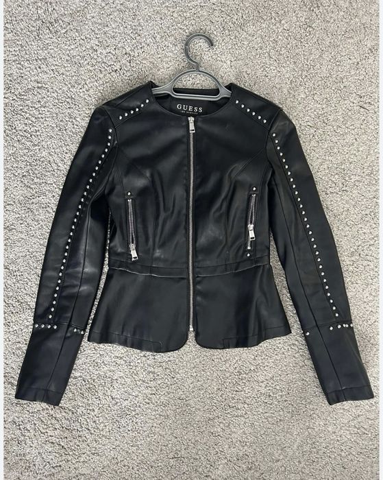 Продам кожаную куртку (косуху) Guess