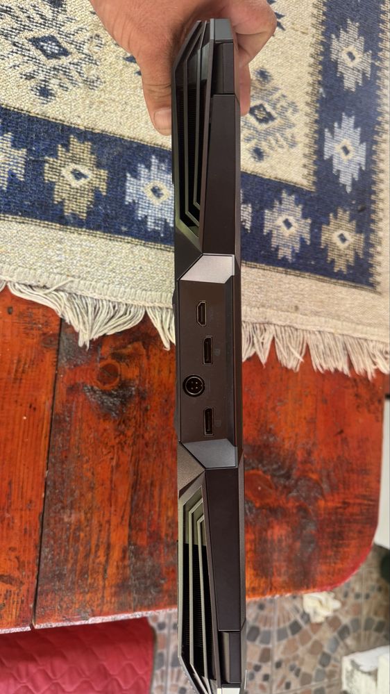 Dezmembrez Laptop Gaming Eurocom SKY DLX7
