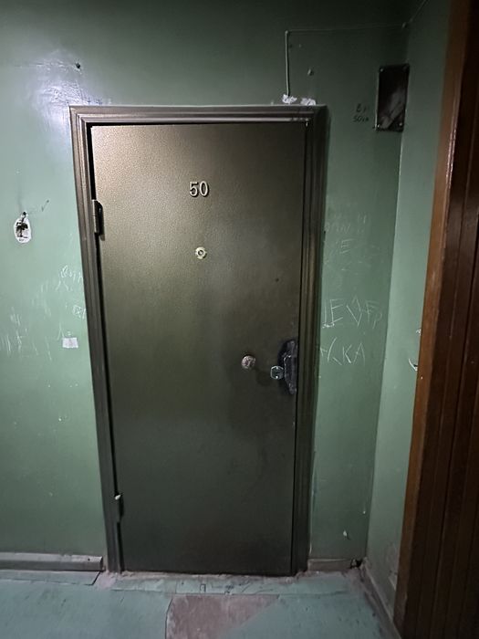 Продам входную дверь