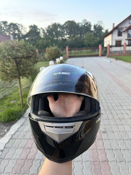 De vanzare casti moto