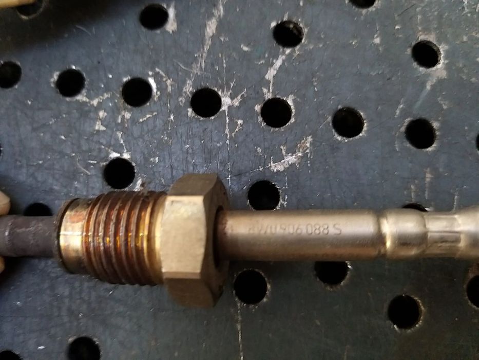 Senzor temperatura gaze evacuare 2.0 tdi audi a4 b9 8w 8w0906088s