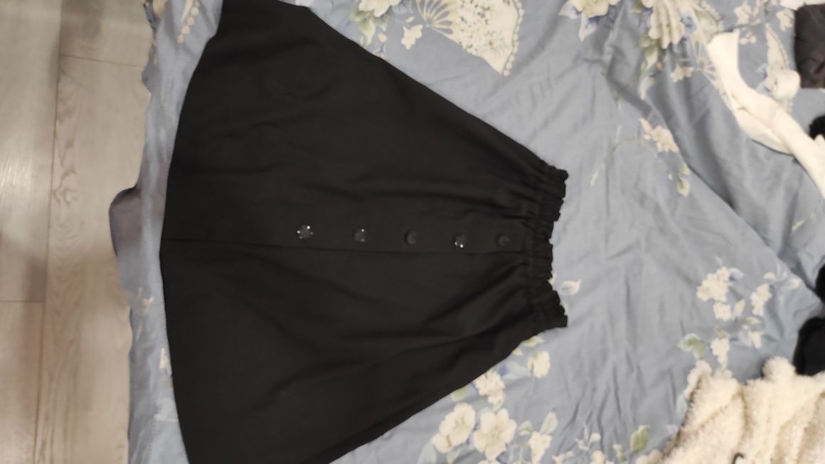Черная юбка с пуговицами