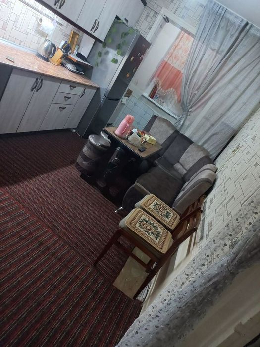 Arzon kvartira shayxontohur 2 xona pul zarir  srochna - Metro tinchlik