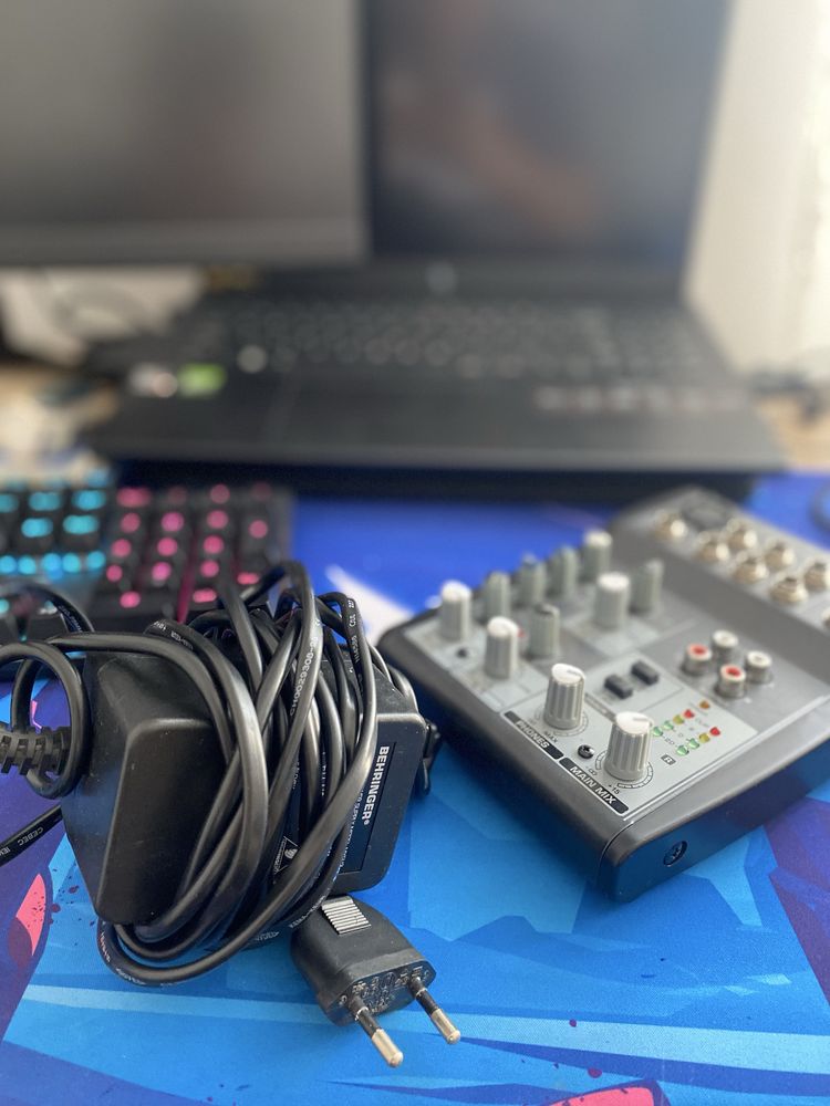 Vand Mixer muzica nou Behringer