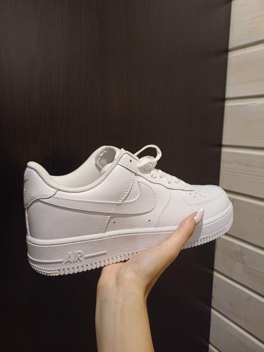 ЧИСТО НОВИ! Nike Air Force 1 07