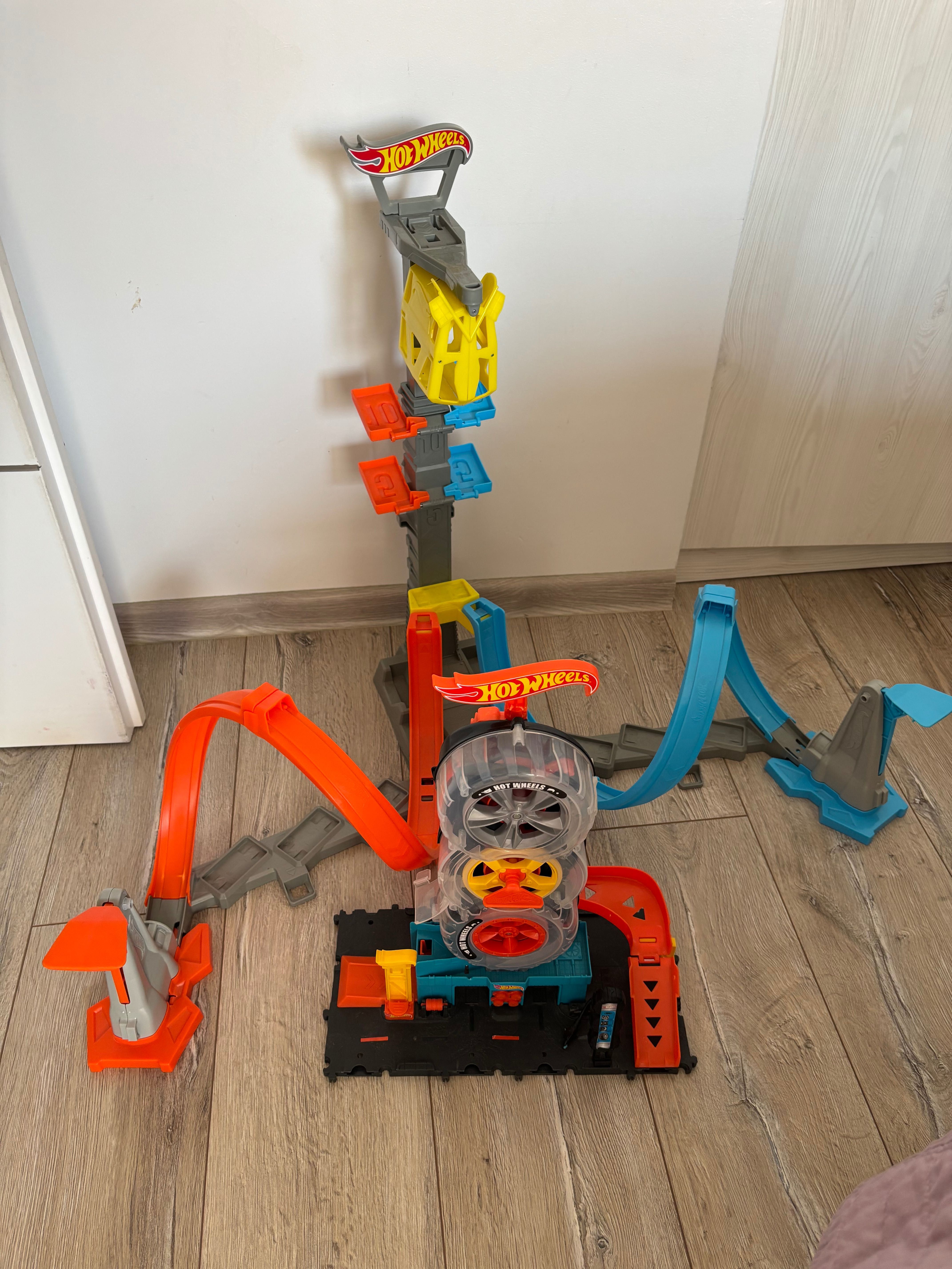 Hot wheels играчки