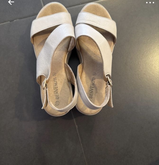 Sandale Benvenuti cu platforma , purtate de 3 ori !