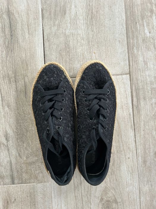 предлагам малко носени обувки размер 38