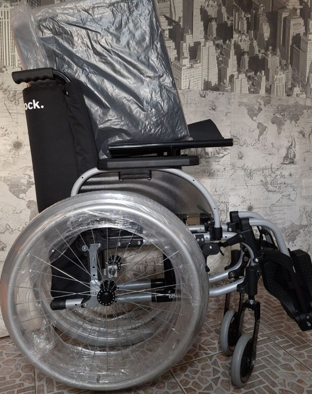 "Инвалидная коляска" из Германии фирма Ottobock выдерживает 10/150 кг.
