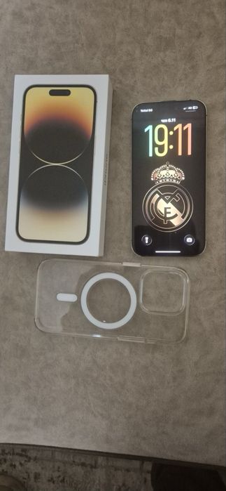 Продавам Iphone 14 pro gold