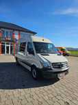 Mercedes-Benz Sprinter 316 CDI Model 2018 Climă Comenzi pe volan Pilot automat Navigație Mare Încălzire scaun șofer Scaun pe pernă aer Cameră video pe marșalier Banchetă 3 Locuri Rafturi metalice Mercedes Sprinter 316 CDI An Model 2018 Climă Comenzi volan