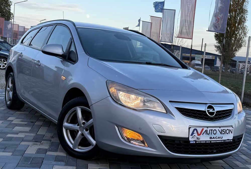 *RATE*Opel Astra J Sports Tourer 1.7CDTi 125CP E5 An 2011 Inmatriculat