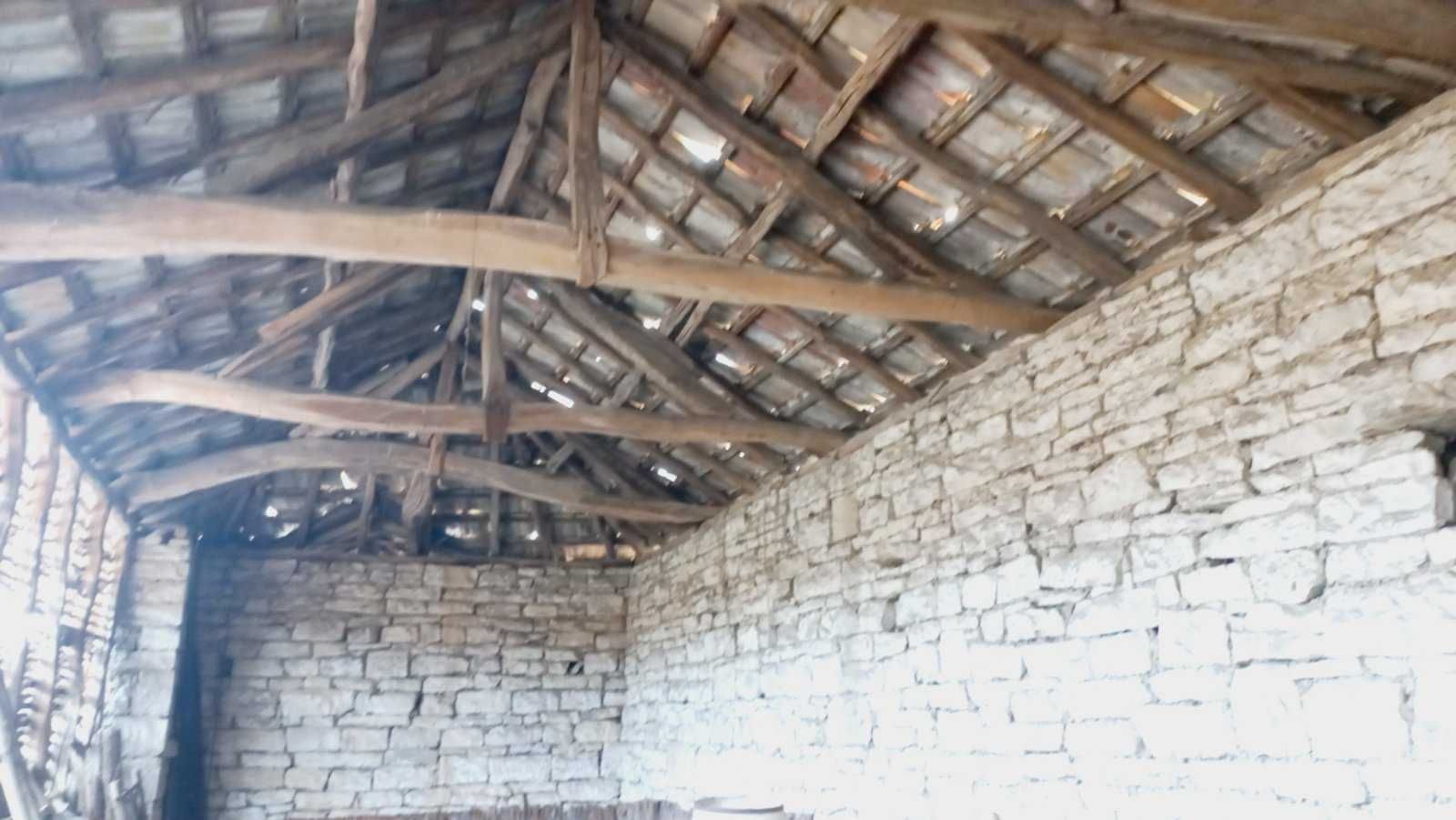 Селска КЪЩА с 1345 м² двор, гараж и стопански постройки. От СОБСТВЕНИК
