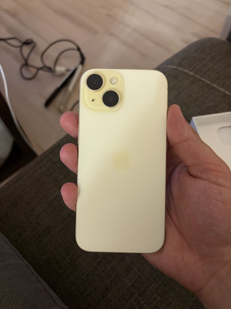 Iphone 15 gold 128gb