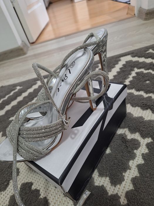 Sandale dama cu barete marimea 39