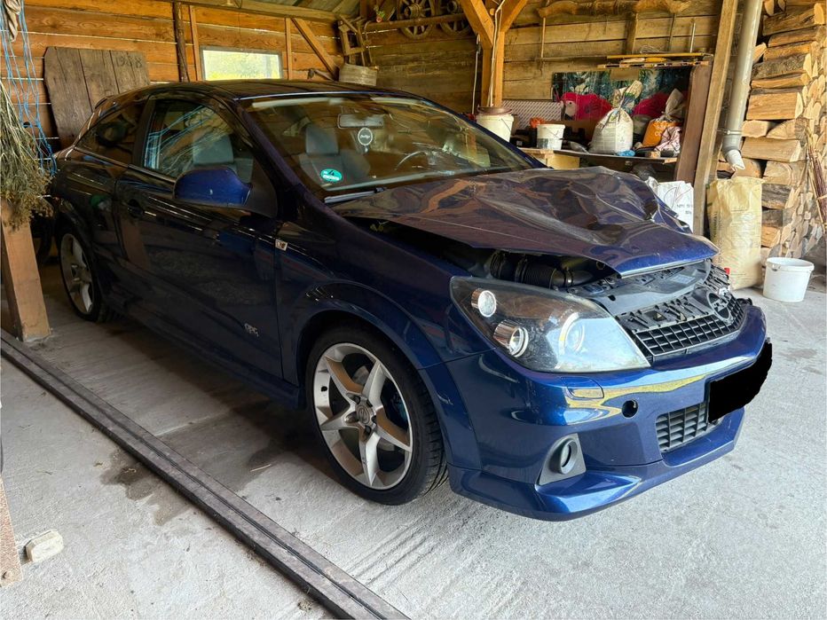 Opel Astra H GTC OPC Line - avariat
