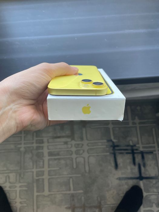 iphone 14 yellow