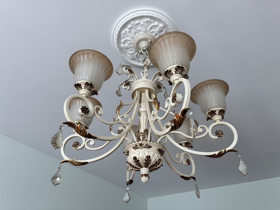 Люстра классическая