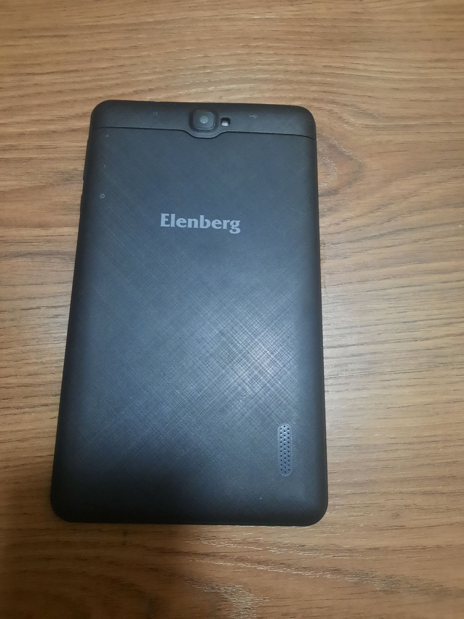 Продам Самсунг S5 и  планшет Elenberg на запчасти,только экран слом.