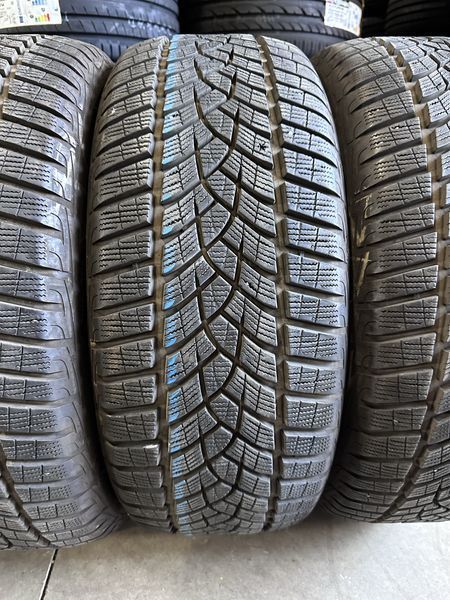 235/50/19 GOODYEAR 4бр