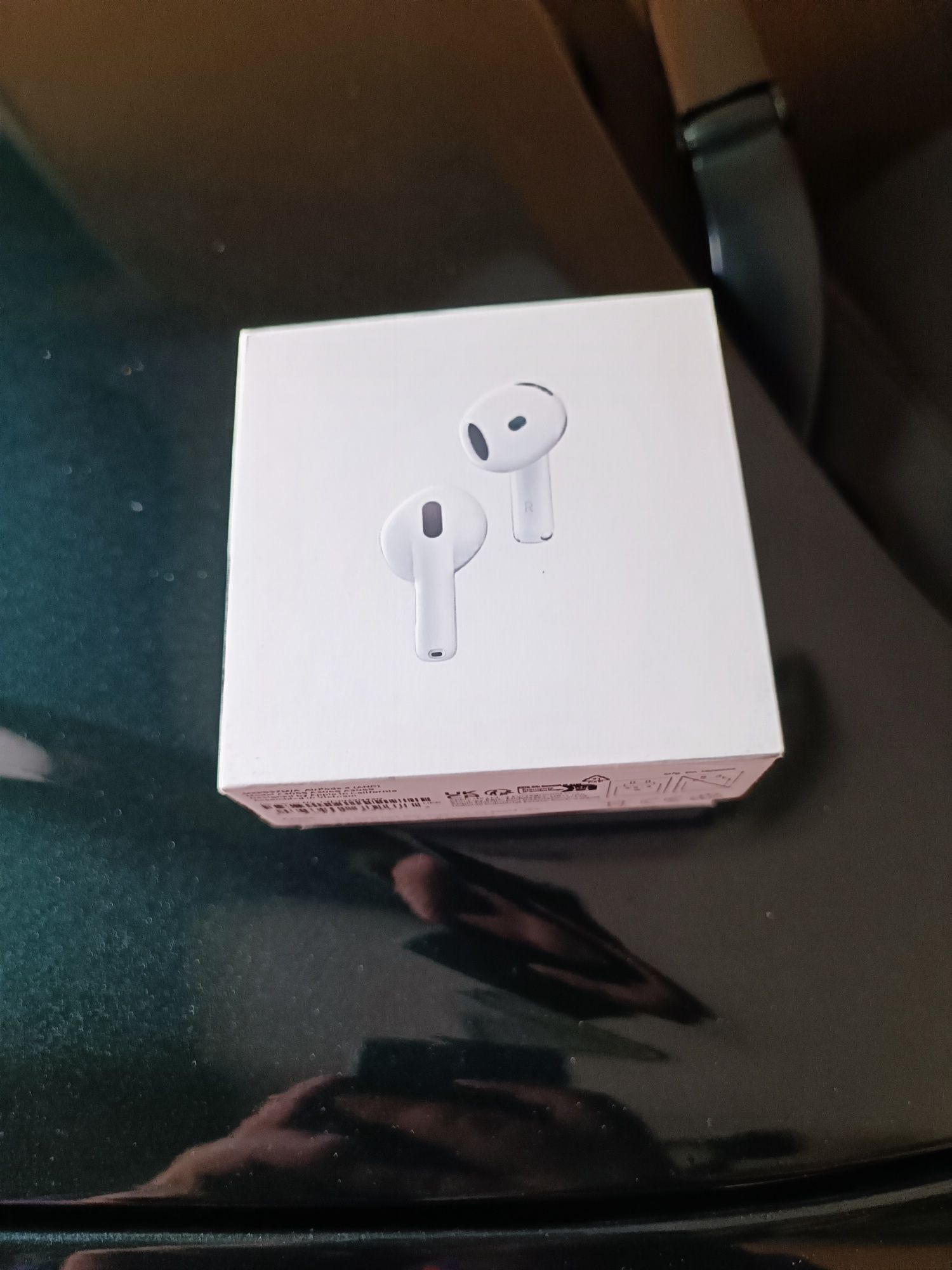 Apple AirPods кутия