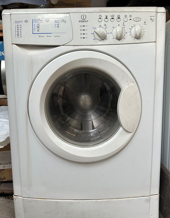 Продам стиральную машину Indesit 6 кг