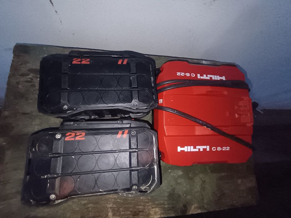 Set 2 baterii hilti 12 amperi nuron + încărcător rapid c8