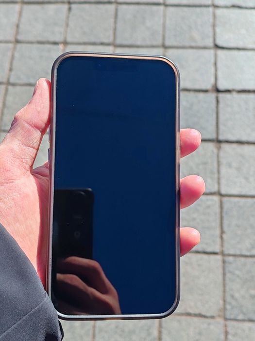 Айфон 13 блокированый