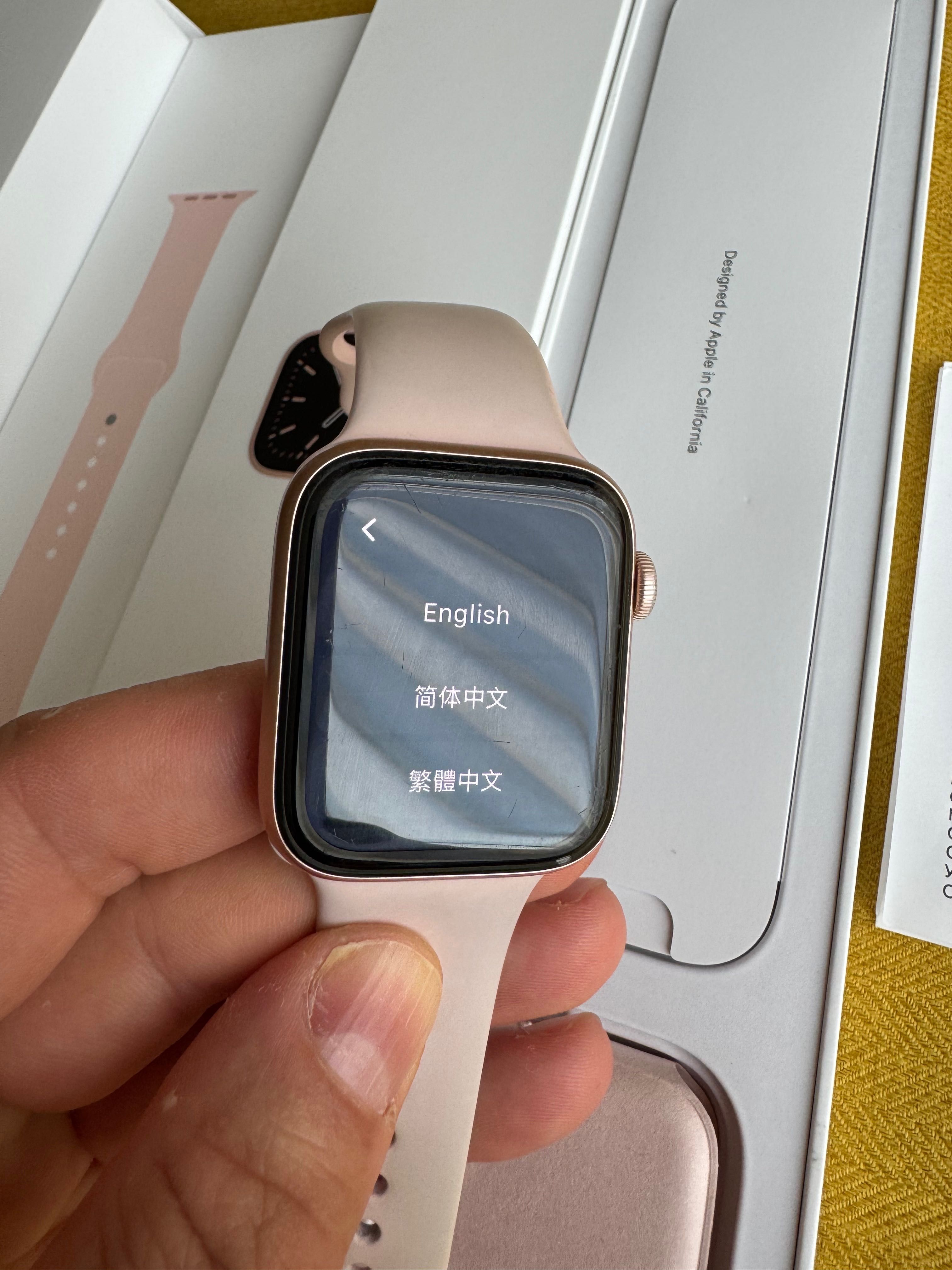 Apple iWatch 6th 44mm rose gold M00E3BS/A пълен комплект с документи