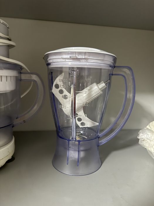 Блендер измельчитель в хорошем состоянии