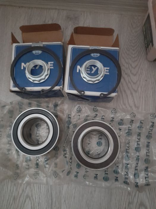Set rulmenti roata spate bmw ser.3 turing 320 d  177 cai.