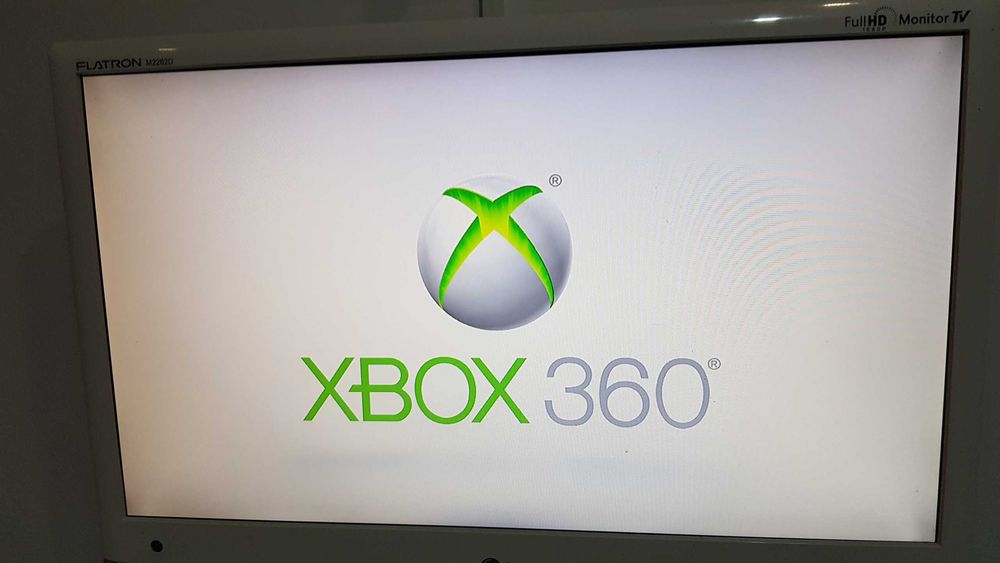 XBOX360 consola XBOX 360 cu mufa HDMI + 1 joc cadou FIFA 16 original