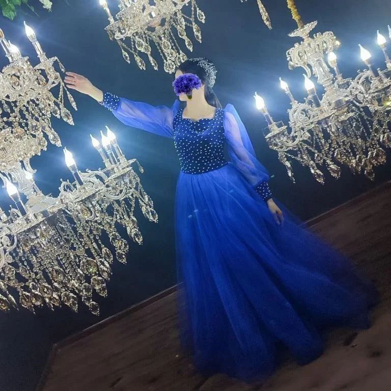 Kuylaklar sharfi bilan sotiladi yoki prakatga beriladi