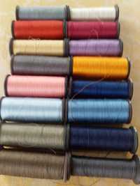 Продам нитки шелковые для машинной вышивки