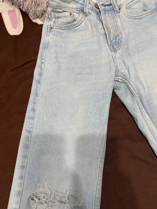 Blugi stradivarius ,pullber ambele perechii 100lei