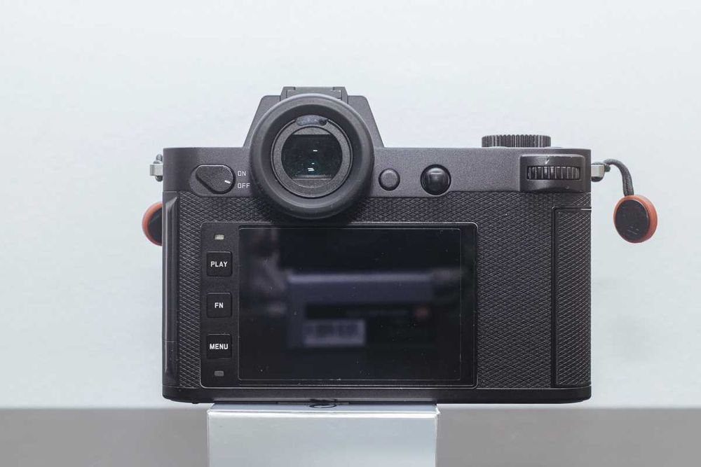 Leica sl2s, cutie, 3 acumulator, 2adaptoare L-M