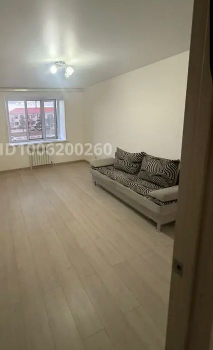 Продам диван с подушками