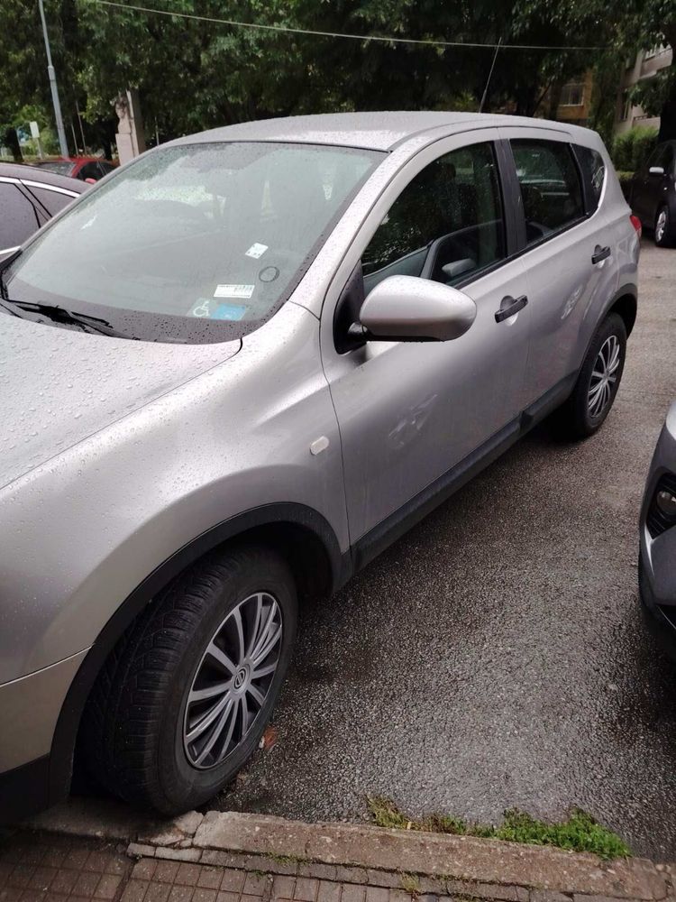 Продавам Nissan Qashqai