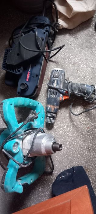 Vând scule electrice