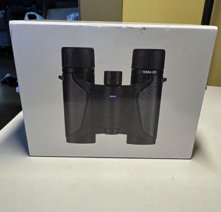 Binoclu Zeiss terra ED 8x25  nou sigilat